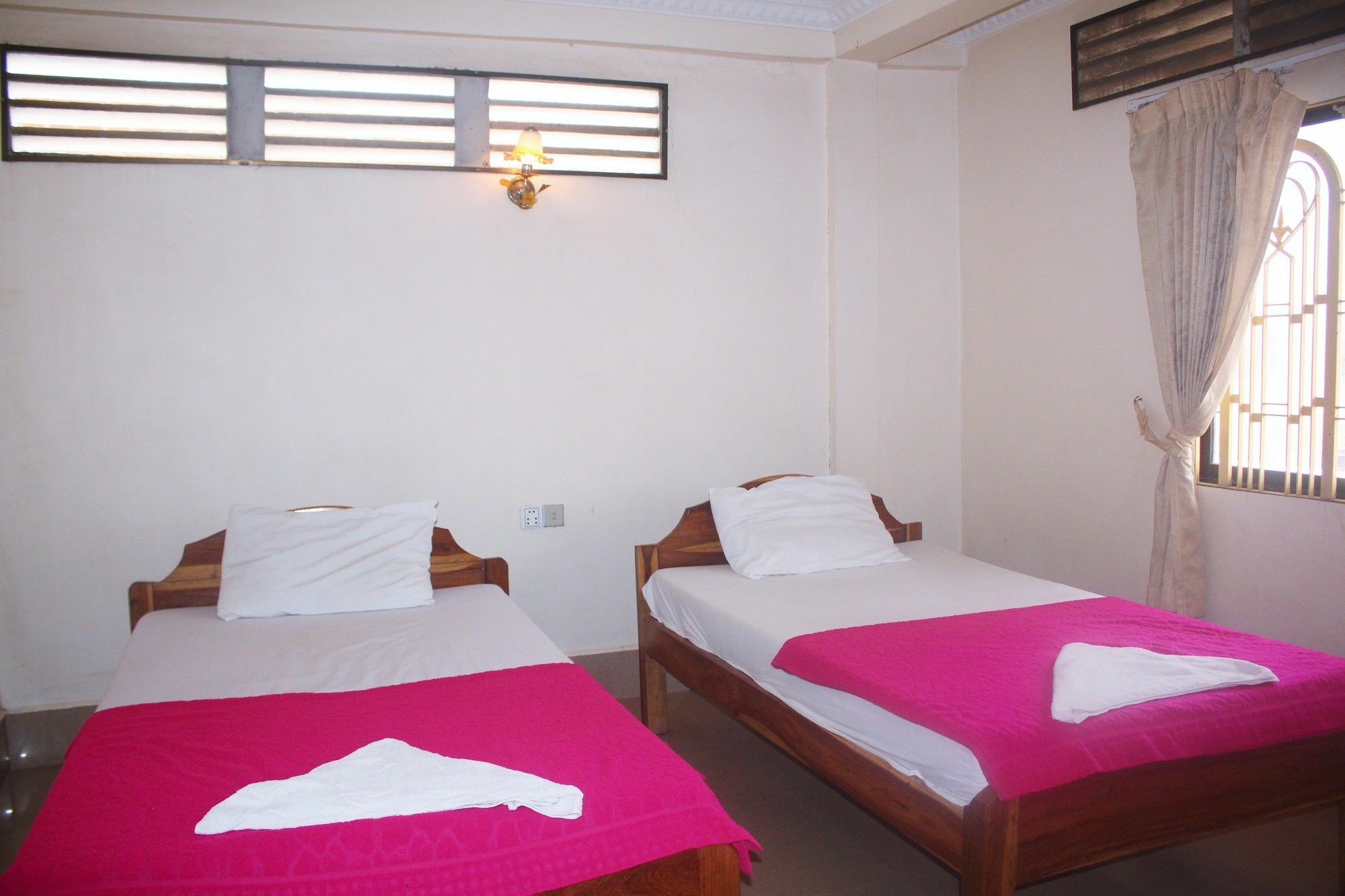 Shang Hai pensión Battambang Exterior foto